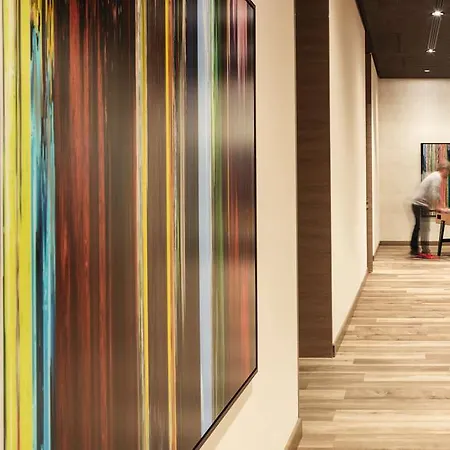 Intercityhotel فندق 4*